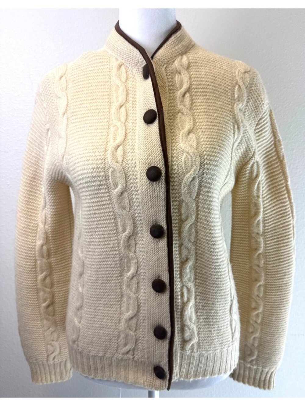 Vtg Miss Gotham 100% Wool Cable Knit Cardigan Sweater W/ Brown Trim Small